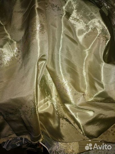 Скатерть из парчи шириной 1м, длиной 2,8м