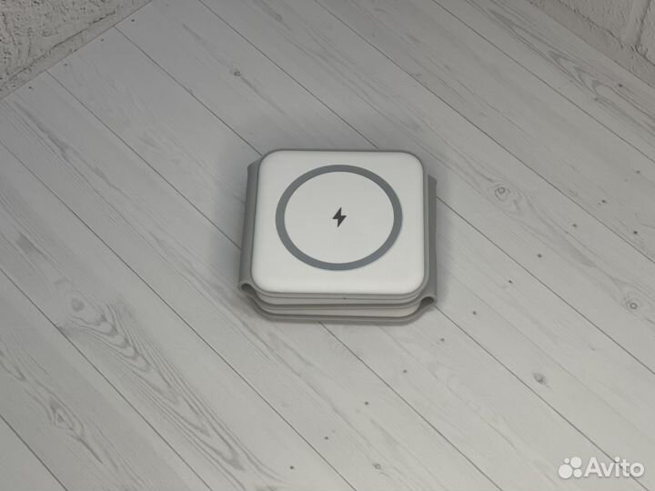 Беспроводная зарядная станция 3 в 1