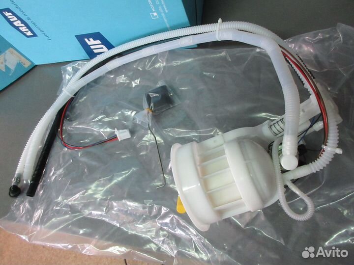 Топливный насос в сборе Мерседес Бензонасос 211