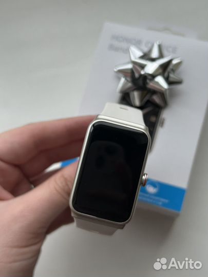 Смарт часы honor