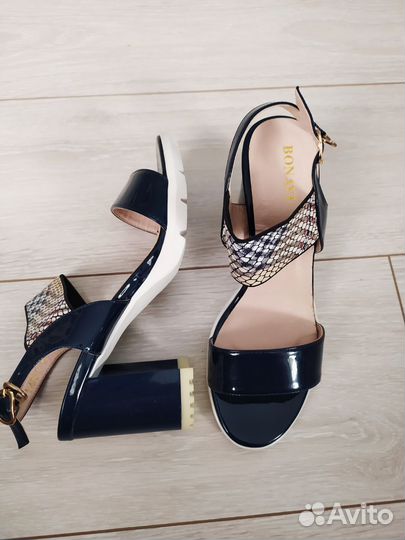Босоножки на удобном каблуке р.39.37.38,39,36