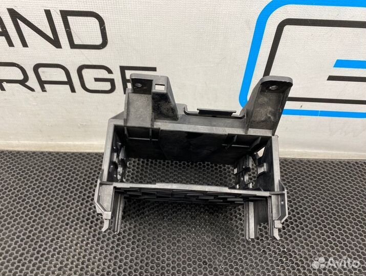 Кронштейн задний левый Audi A6 C7 chva 2.8 2013