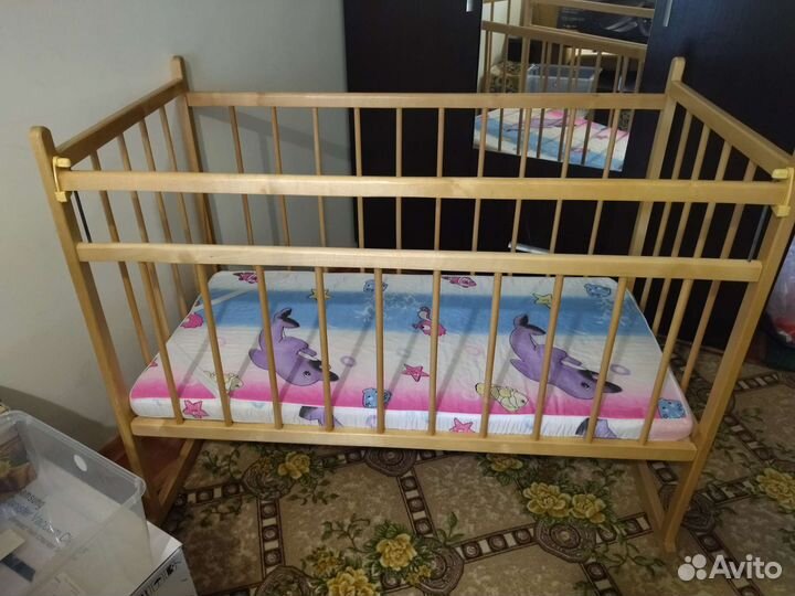 Кровать с матрасом