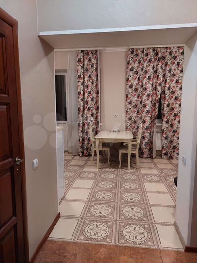 2-к. квартира, 77,4 м², 1/3 эт.