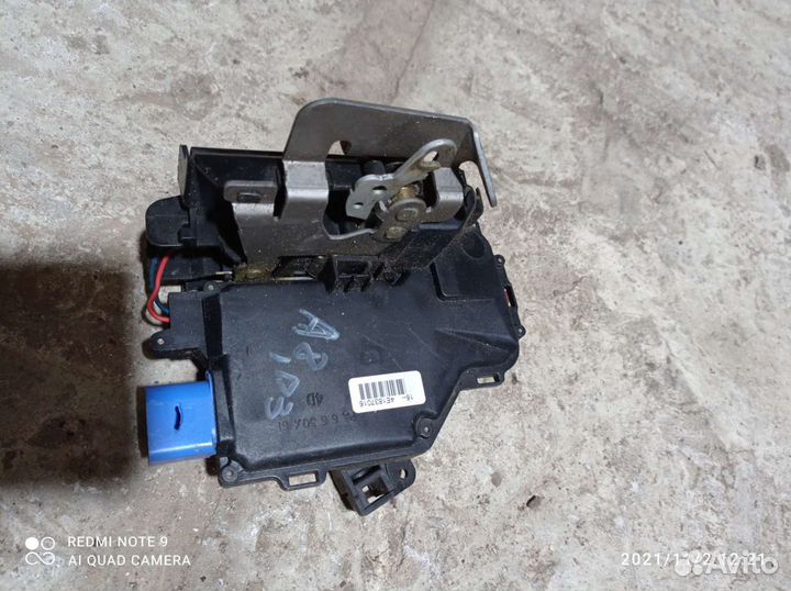 Замки дверей Ауди А8 Д3 в ассортименте