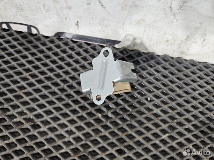 Ручка открывания багажника Honda Accord CL9 K24A