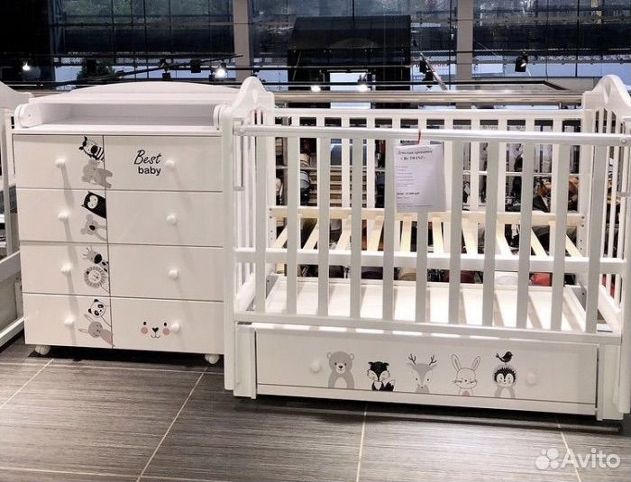 Детская кроватка и пеленальный комод Зверополис