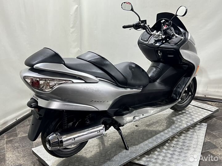 Максискутер Honda Forza 250