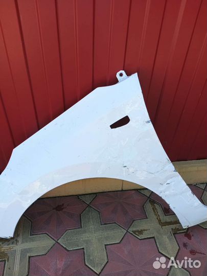 Крыло на hyundai solaris