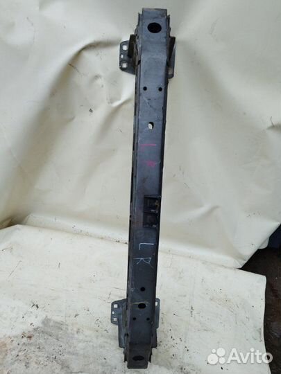 Усилитель бампера передний Land Rover Freelander 2