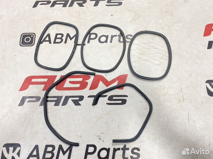 Уплотнительная резинка Mercedes w204 w212 w213