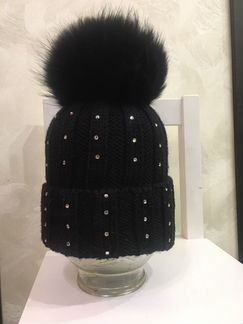 Шапка со стразами