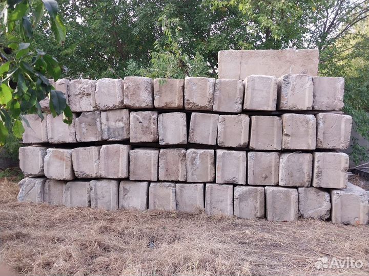 Бетонные блоки
