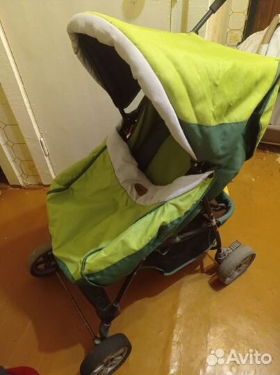 Прогулочная коляска