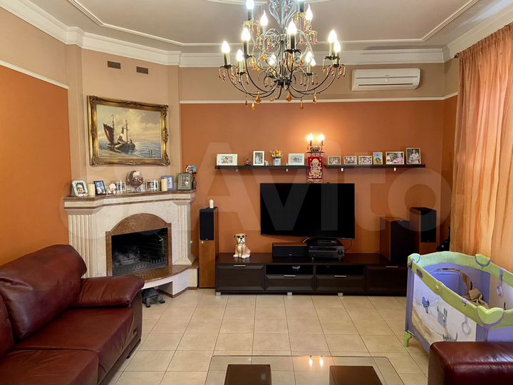 Дом 320 м² на участке 5 сот.