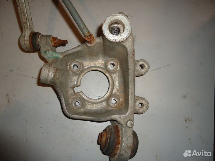 Кулак поворотный задний правый (BMW 5)