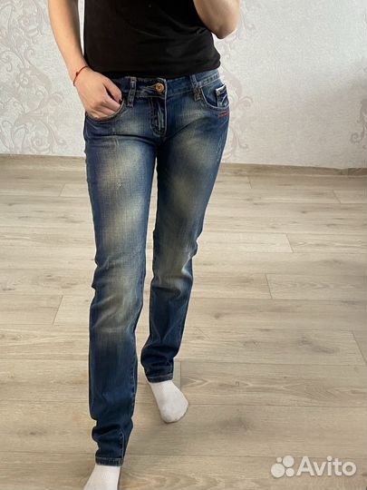 Одежда джинсы футболки платья рубашки костюмы