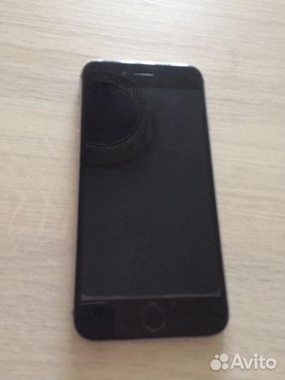 Телефон iPhone 6s