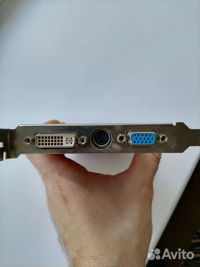 Видеокарта ATI Radeon 9600 SE с охлаждением