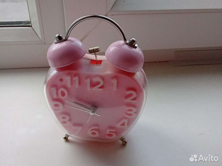 Часы-будильник механические