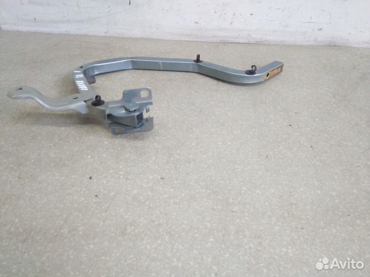Петля крышки багажника Renault Logan 2005-2014