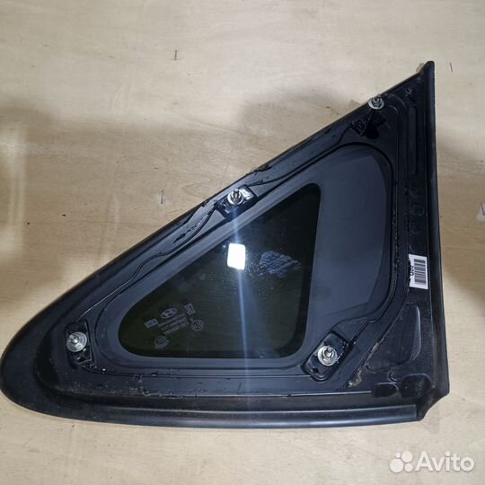 Стекло глухое левое Hyundai Ix35