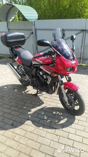 Yamaha fzs600