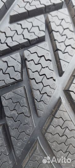 Bridgestone Blizzak LM005 DriveGuard 265/40 R20 104V