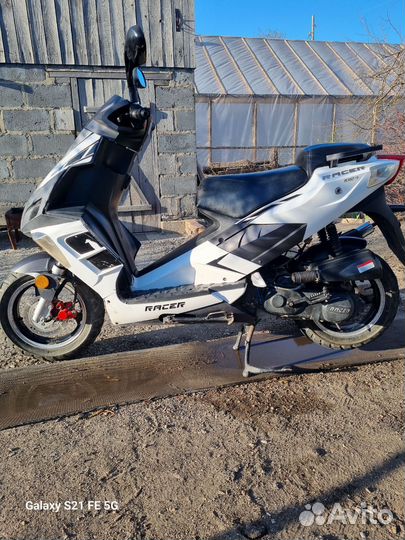 Продам скутер RC 50 QT-19
