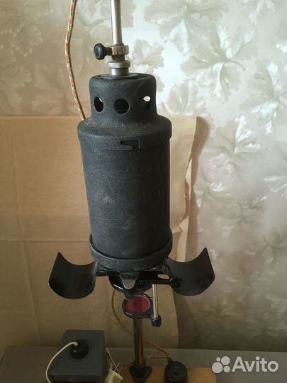 Фотоувеличитель У-2 и фотоаппарат зоркий