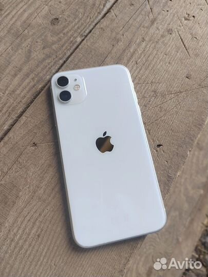 Телефон iPhone 11