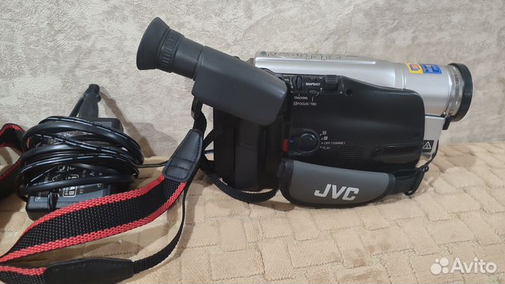 Видеокамера JVC GR-SXM49E