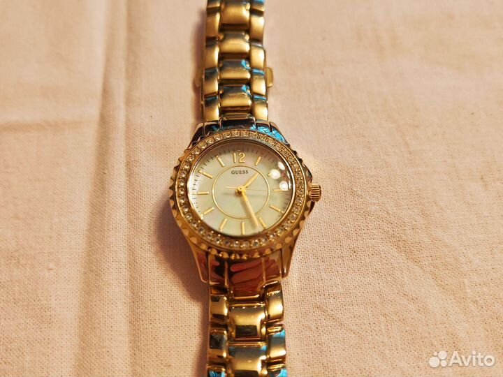 Часы наручные женские Guess