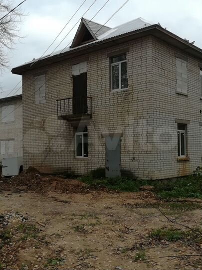 Здание, 1050 м²