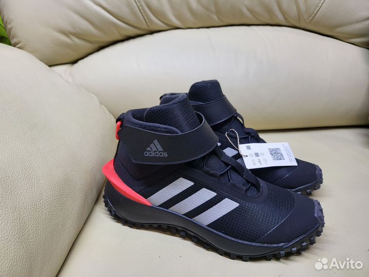 Кроссовки Adidas новые демисезон 38, 39,40 р