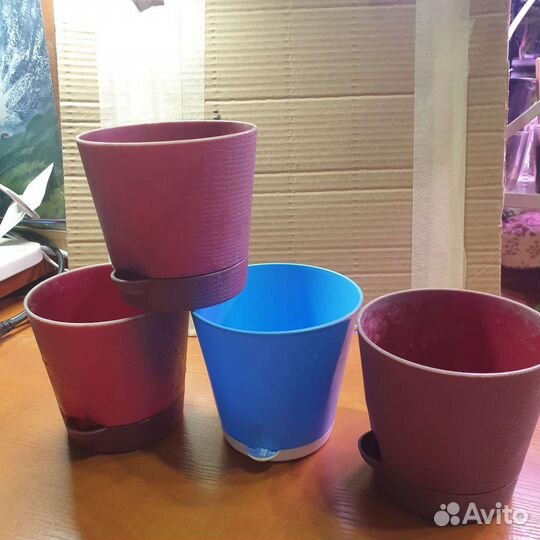 Горшок для цветов с системой прикорневого полива