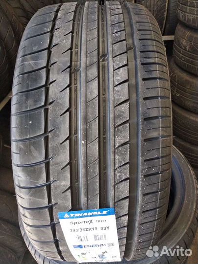 Triangle Sports TH201 245/35 R19