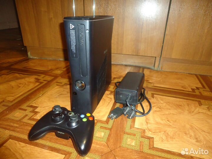 Xbox 360 Slim прошита (Freeboot) 320Gb