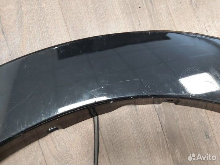 Накладка крыла Mitsubishi Pajero 4 3.2D 2007
