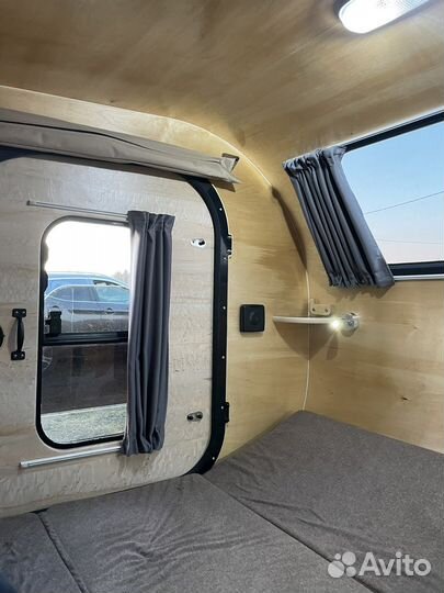 Белый прицеп капля 