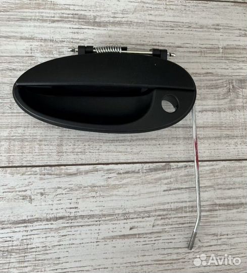 Ручка двери левая matiz 96507783 новая