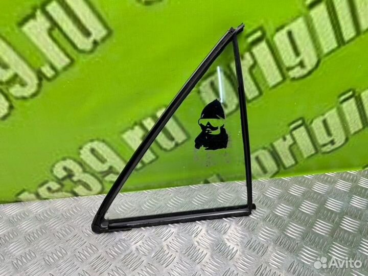 Форточка двери задняя правая Mercedes-Benz E-Class