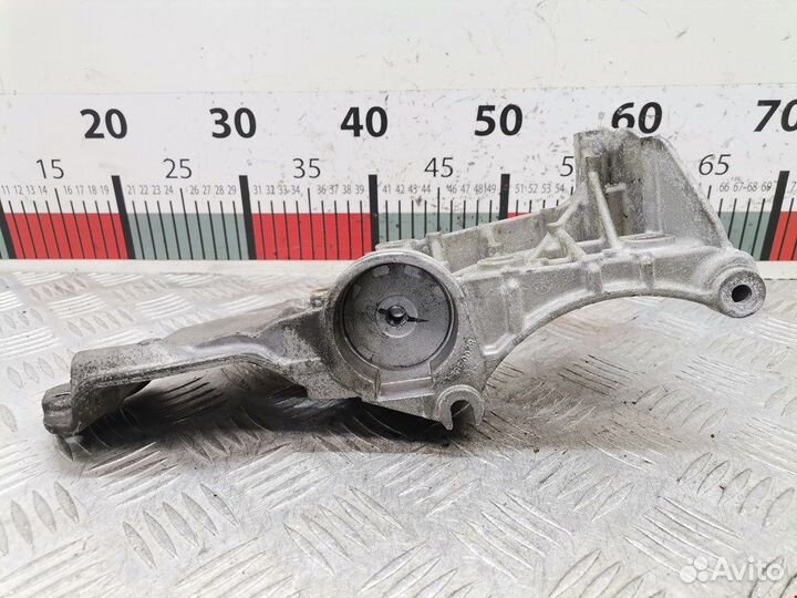 Кронштейн генератора для Renault Megane 2