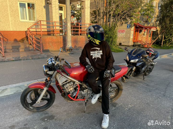 Honda cb1