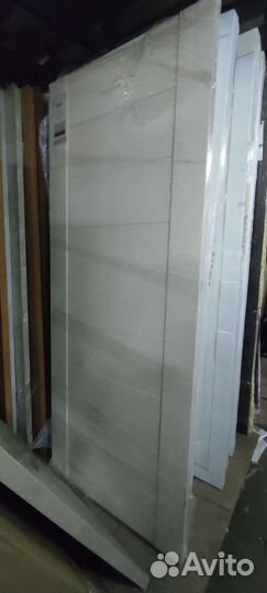 Двери белые эмаль с витрины Salе