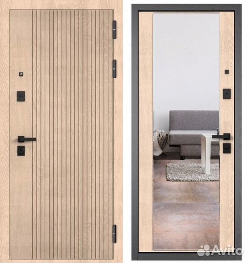 Дверь входная в квартиру с зеркалом