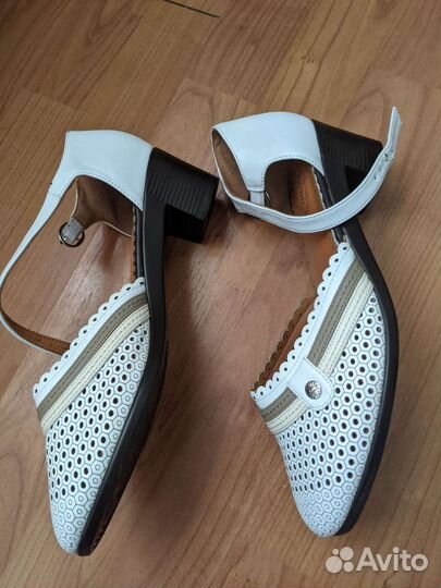 Босоножки женские новые