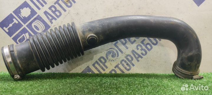 Патрубок воздушного фильтра Ford Focus 2 хэтчбек