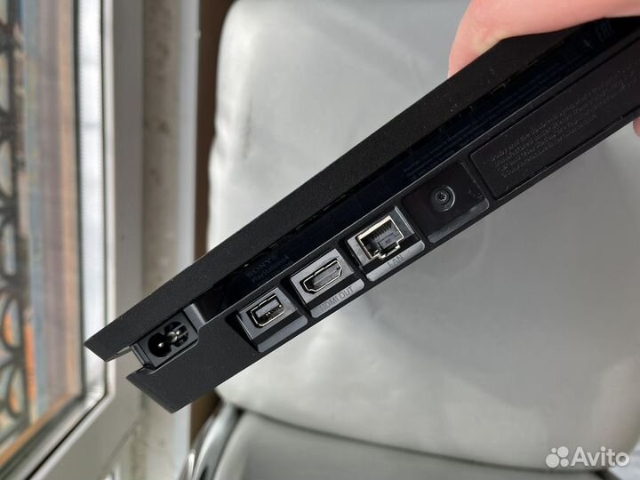 Sony PS4 Slim 1tb 2208B + 2 геймпада