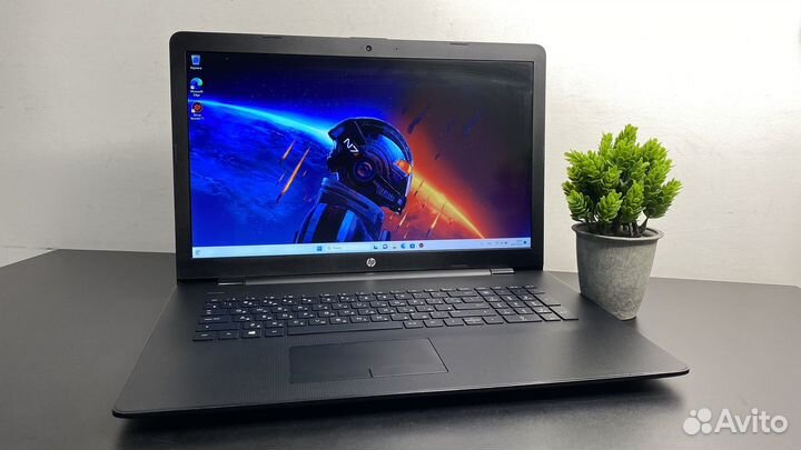 Большой ноутбук HP E2-9000/17’3/SSD/4GB